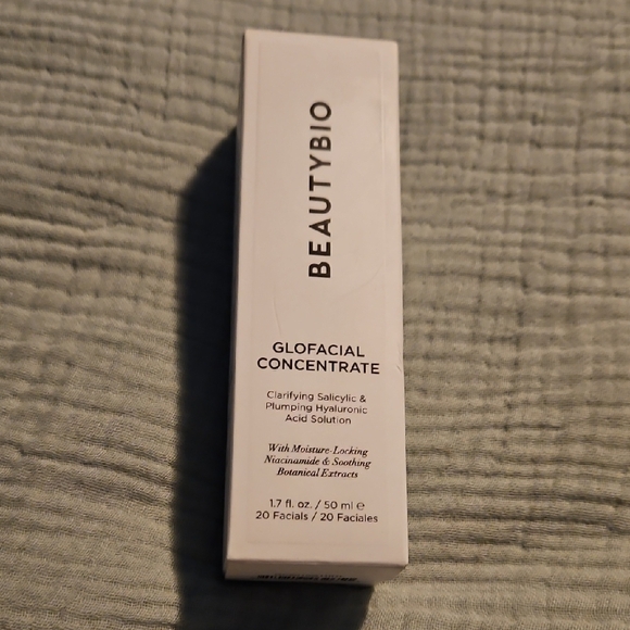 NIB GloFacial Concentrate - White - Picture 1 of 4